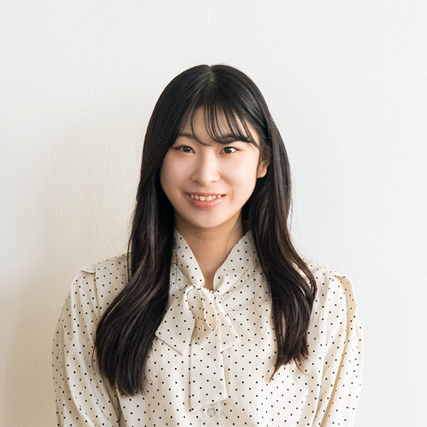 鈴木 彩衣音